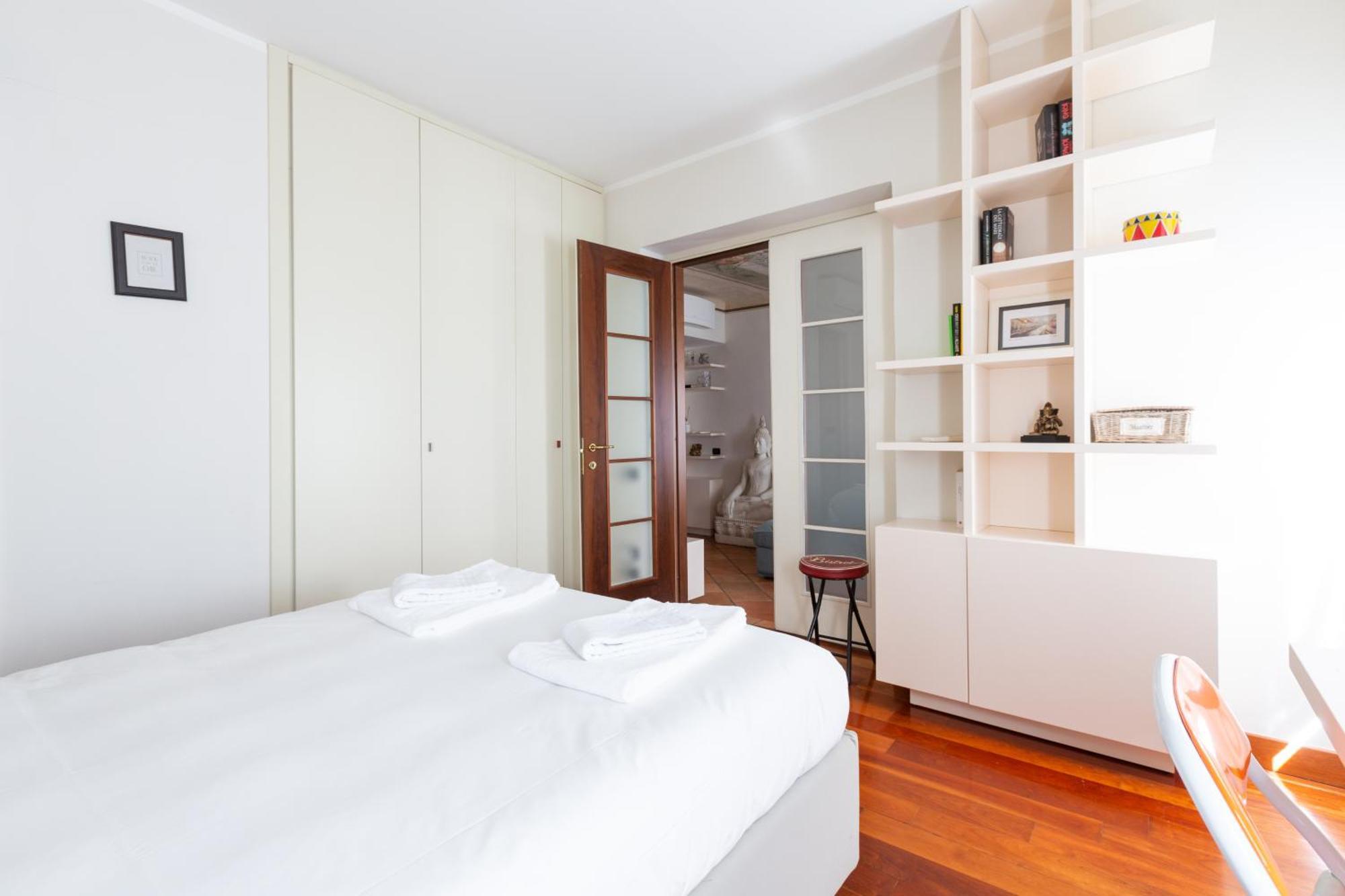 Cosy Two Bedroom Close To Navigli Apartment Mailand
