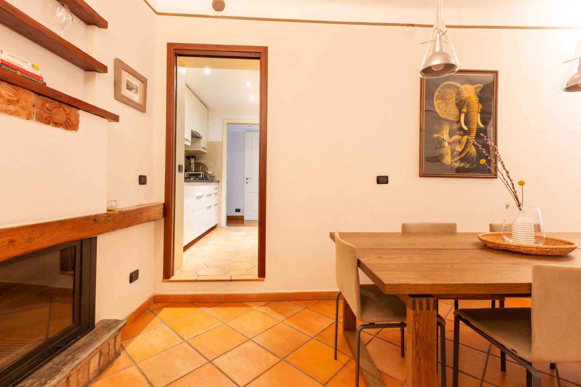 Cosy Two Bedroom Close To Navigli Milano