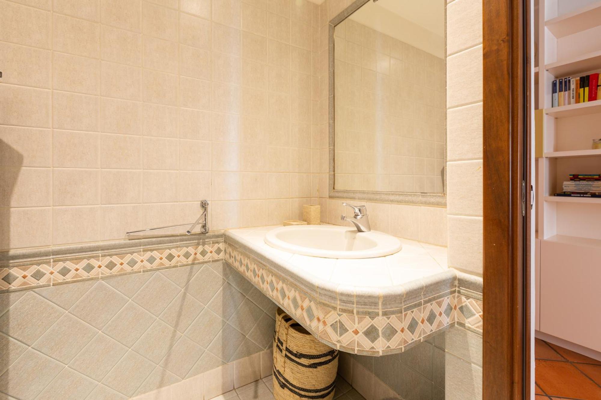 Cosy Two Bedroom Close To Navigli Appartamento